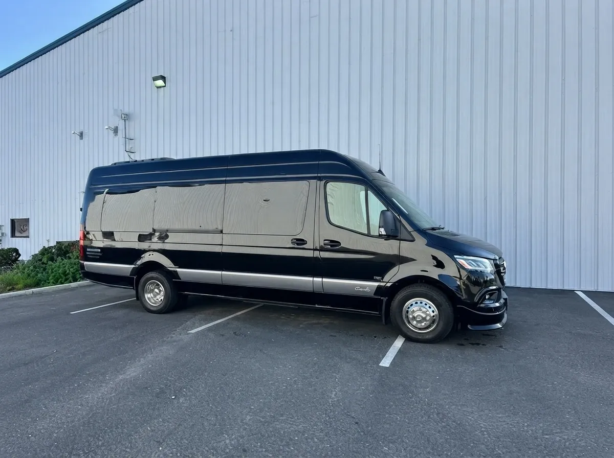 14 Passenger Mercedes-Benz Sprinter Limousine Bus 14 Passenger Mercedes-Benz Sprinter Limousine Bus – for rent