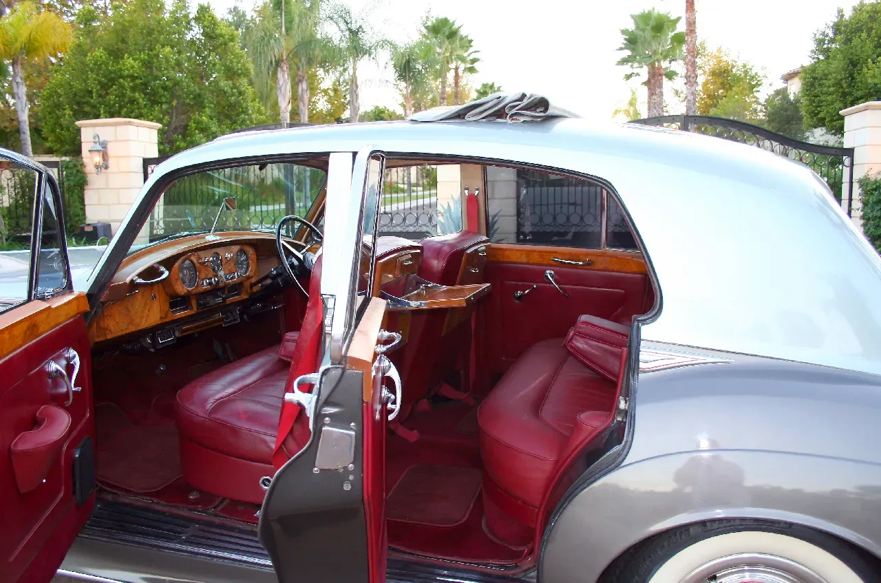 1958 Silver Rolls-Royce Silver Cloud I interior, photo 8 for wedding car rental