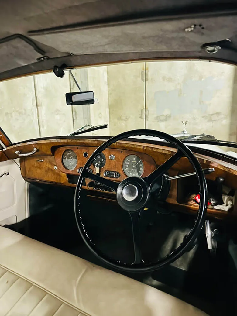1959 Rolls-Royce Silver Cloud interior, photo 9 for wedding car rental