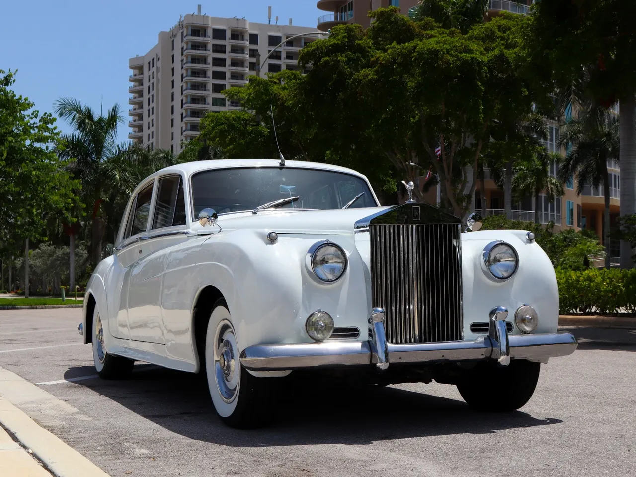 White 1960 Rolls Royce Silver Cloud for wedding car rental
