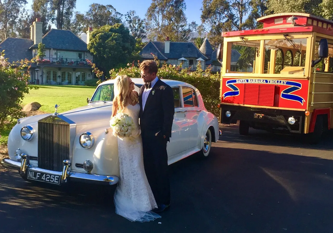 White 1960 Rolls Royce Silver Cloud II exterior, photo 5 for wedding car rental