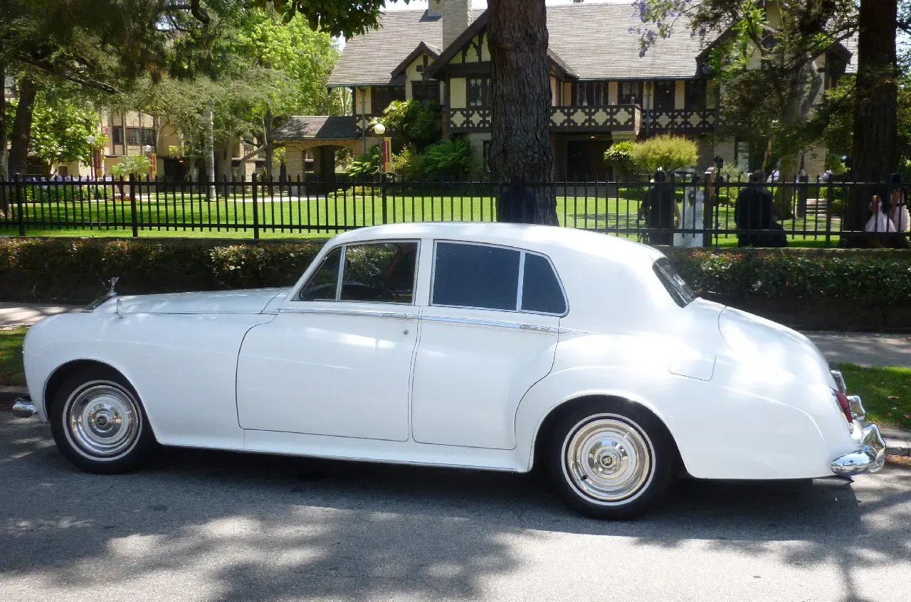 White 1960 Rolls Royce Silver Cloud II exterior, photo 6 for wedding car rental