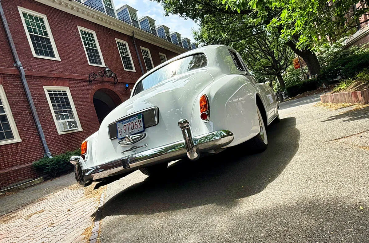 1961 Rolls Royce Silver Cloud exterior, photo 5 for wedding car rental