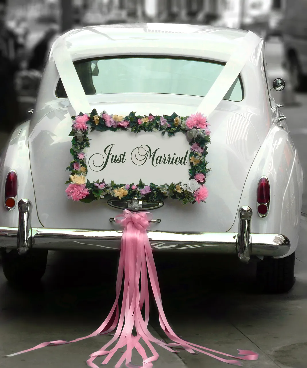 White 1962 Rolls-Royce Silver Cloud II LWB exterior, photo 9 for wedding car rental