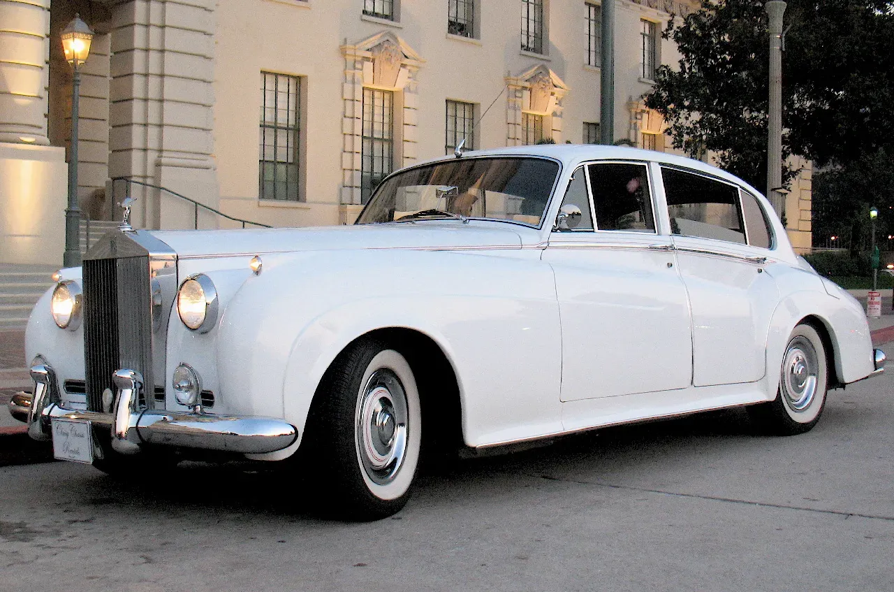 White 1962 Rolls Royce Silver Cloud II LWB for wedding car rental
