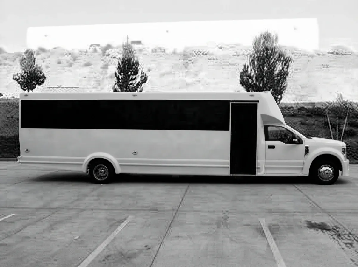 2019 Ford F550 30 Passenger Luxury Limousine Bus 2019 Ford F550 30 Passenger Luxury Limousine Bus, white – for rent