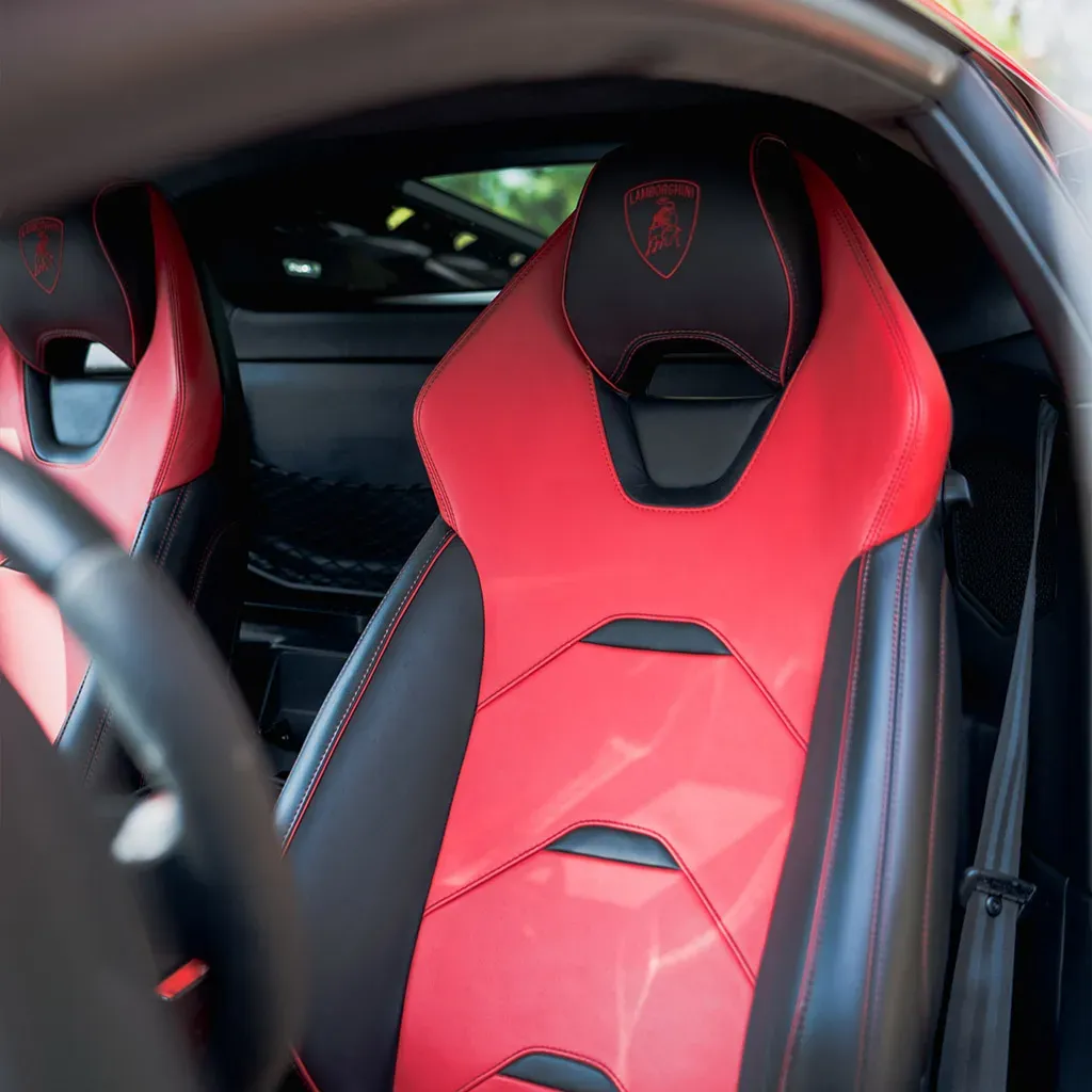 Red 2022 Lamborghini Huracan EVO Rosso Mars, photo 7 for sports car rental