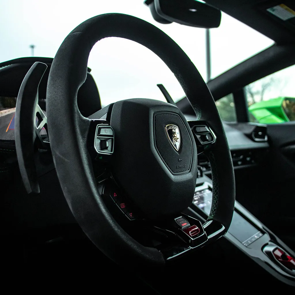 Green 2022 Lamborghini Huracan EVO Verde Mantis, photo 6 for sports car rental