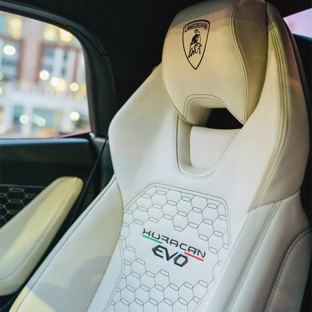 Red 2023 Lamborghini Huracan EVO SPYDER Fully Loaded, photo 2 for sports car rental