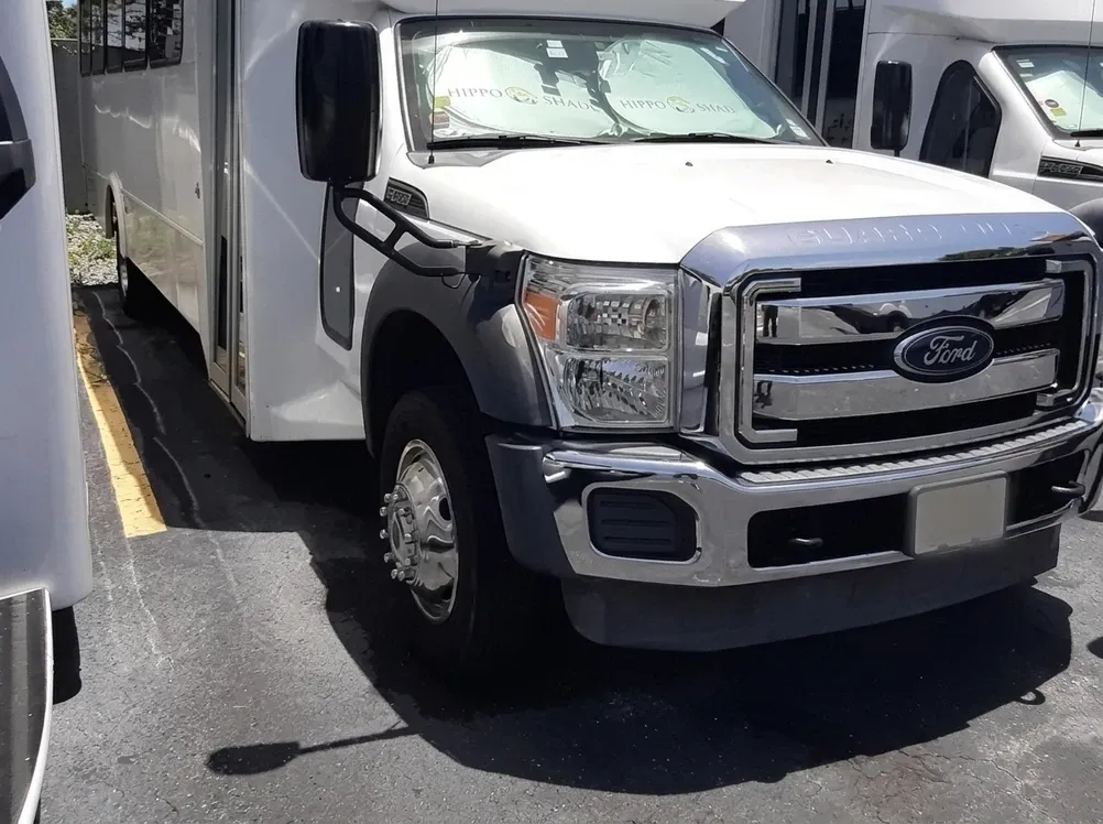 28 Passenger Limousine Party Bus – for rent