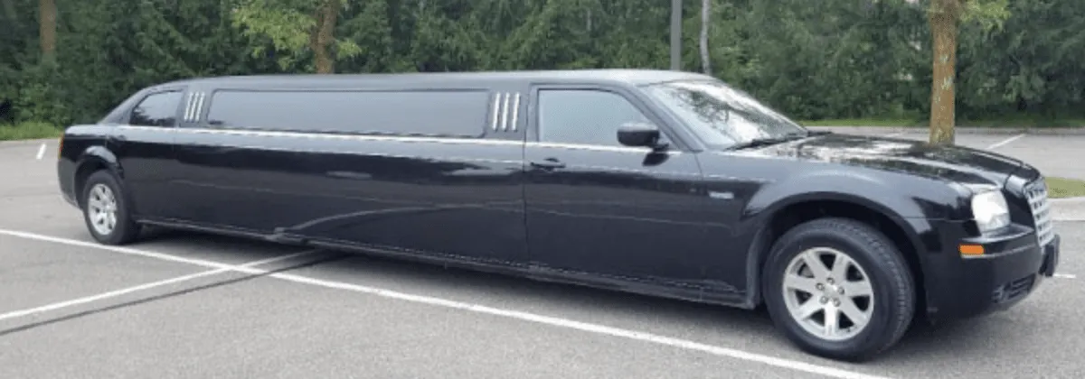C300 Limousine Black C300 Limousine for limo rental
