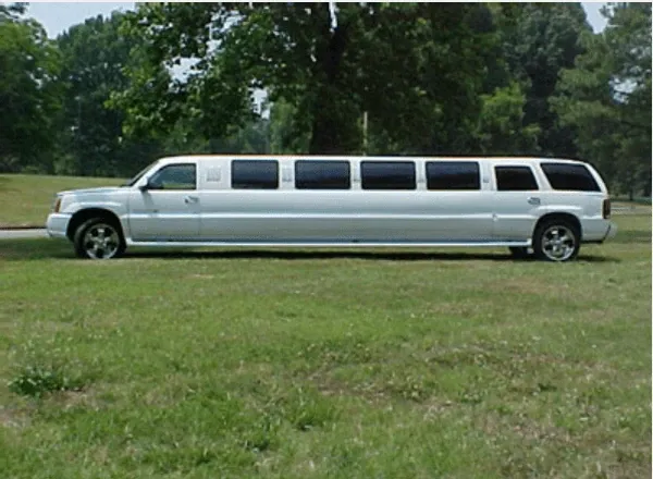 Cadillac Escalade Limousine, white (2)