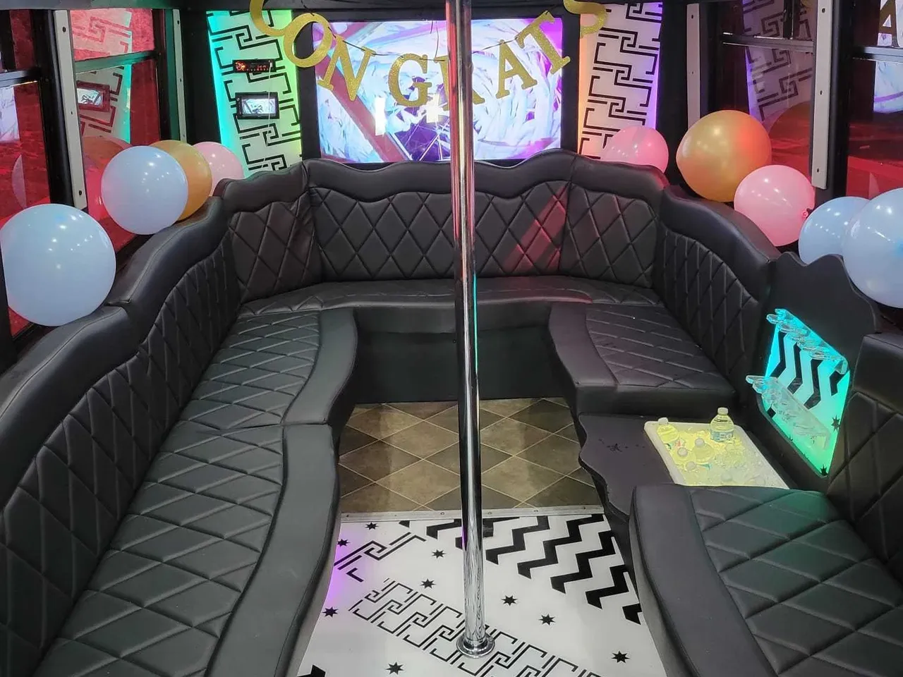Chevrolet Party Bus, white (2)