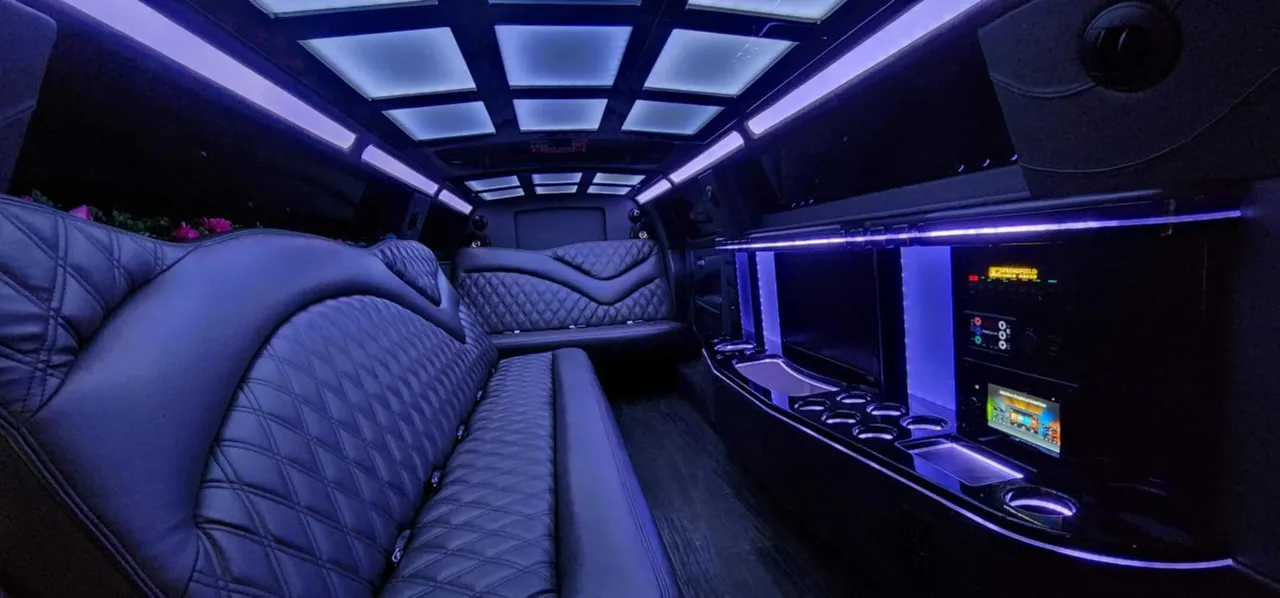 Chrysler 300 10 Passenger Limousine Chrysler 300 10 Passenger Limousine interior with LED accent lighting, LED ceiling lighting and bar area for limo rental