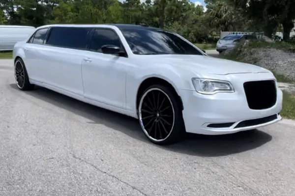 Chrysler 300 Stretch Limousine for limo rental
