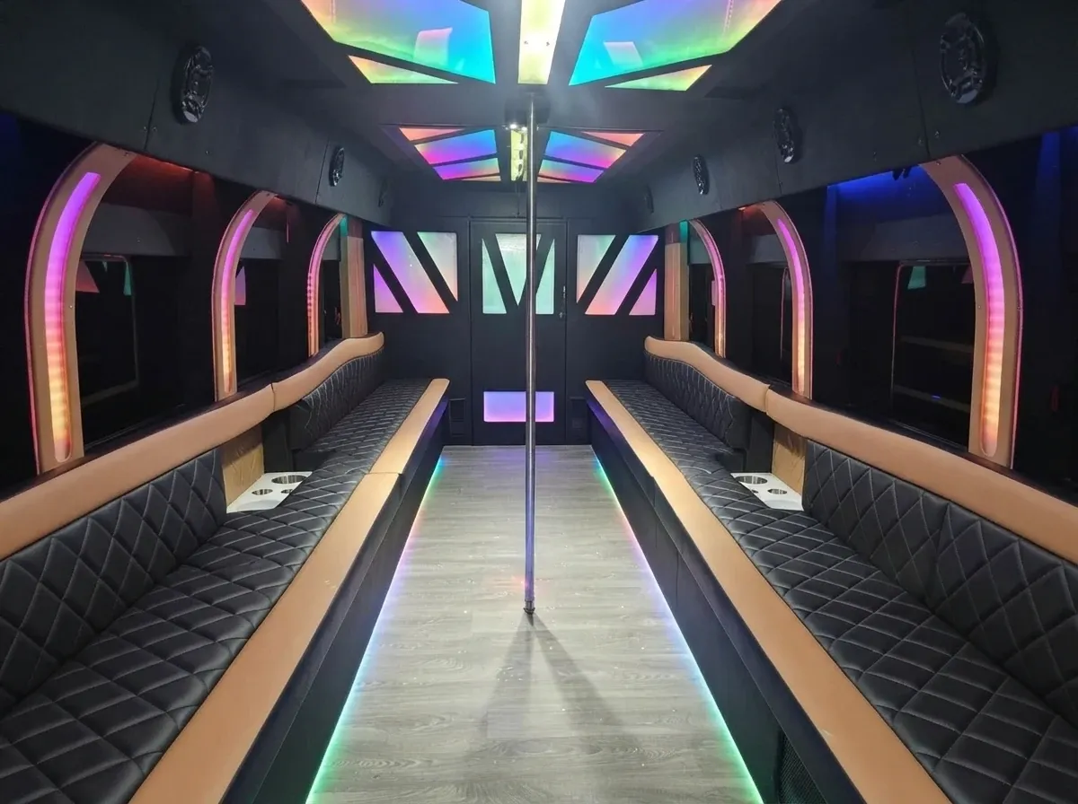 D-Lux Party Bus, white – for rent