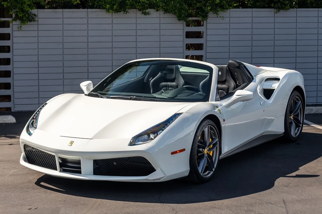 Ferrari 488 Spider, white (3)