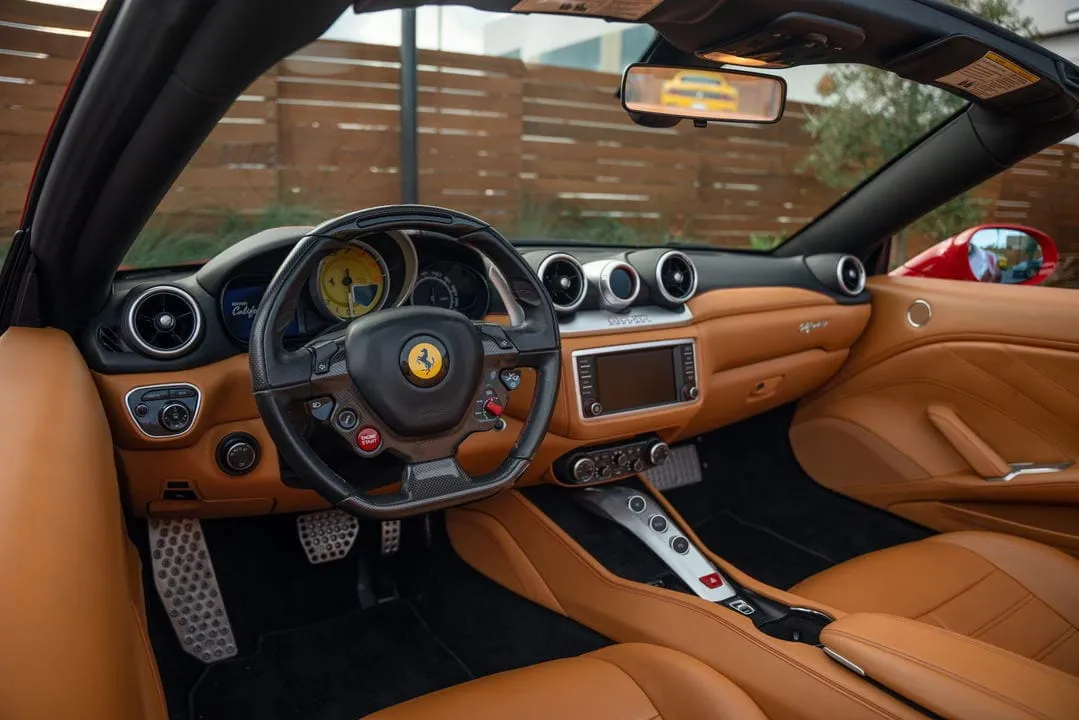 Ferrari California T, red (2)