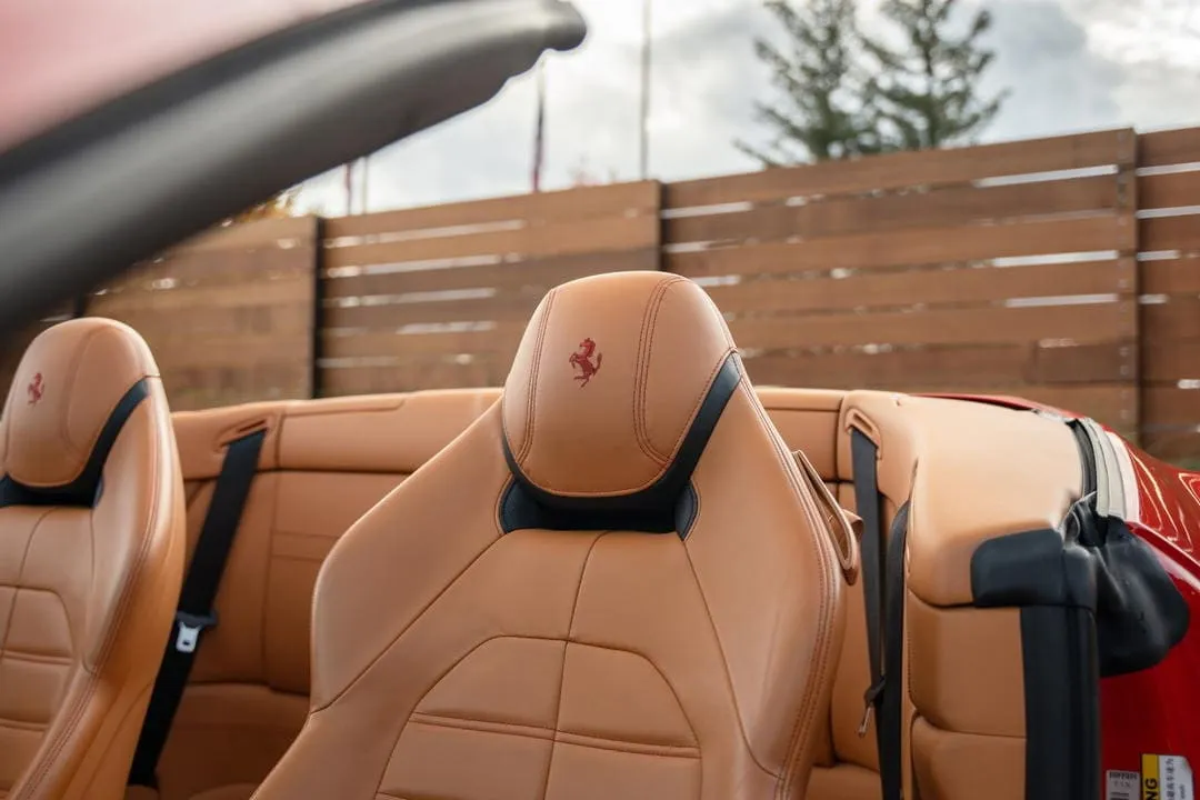 Ferrari California T, red (3)