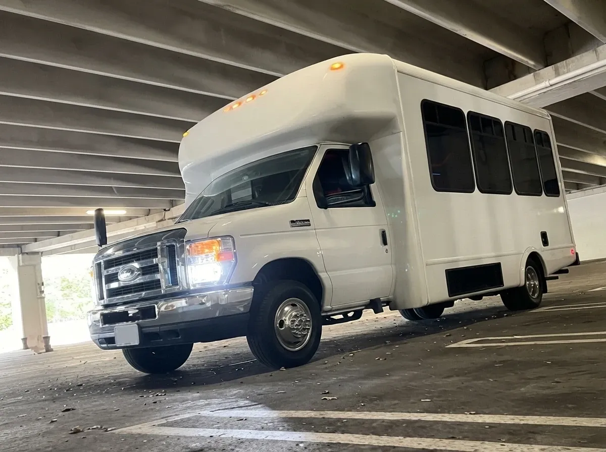 Ford E-450 Series Party Bus Ford E-450 Series Party Bus, white – for rent