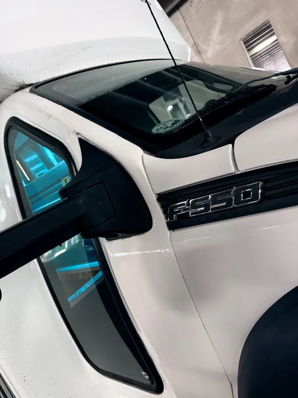 Ford F-550 Party Bus detail (12)