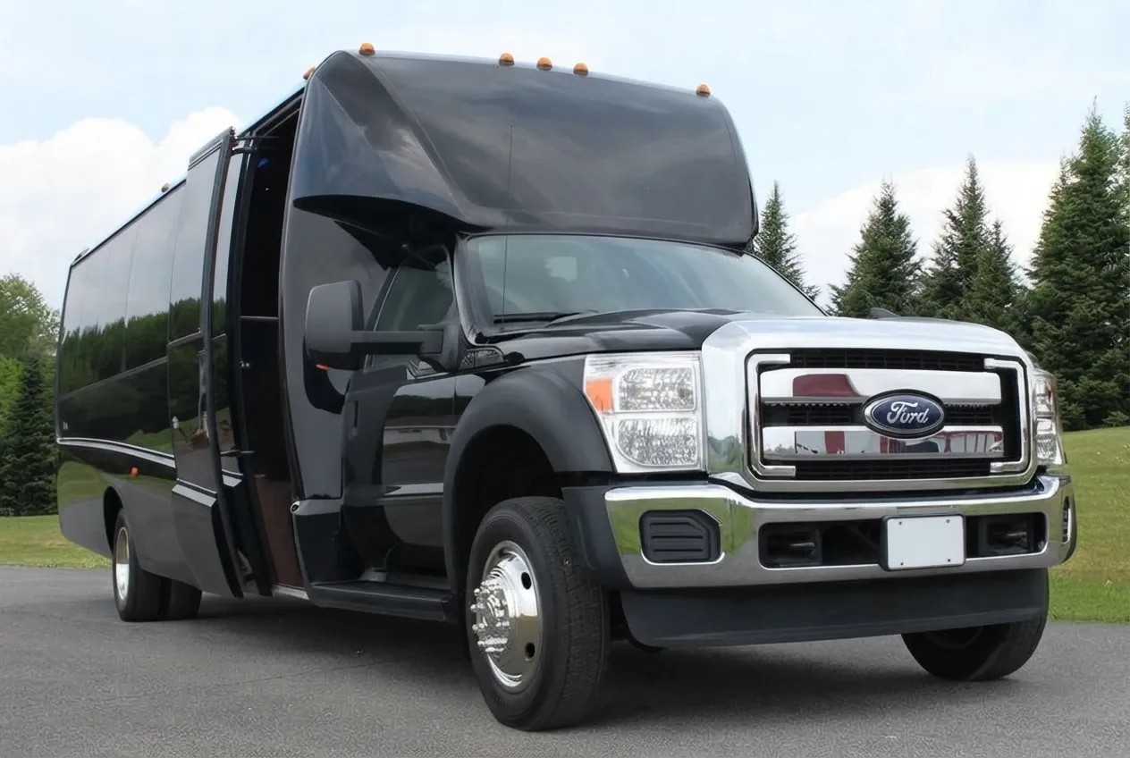 Black Ford F550 Party Bus Limousine Ford F550 Party Bus Limousine, black – for rent