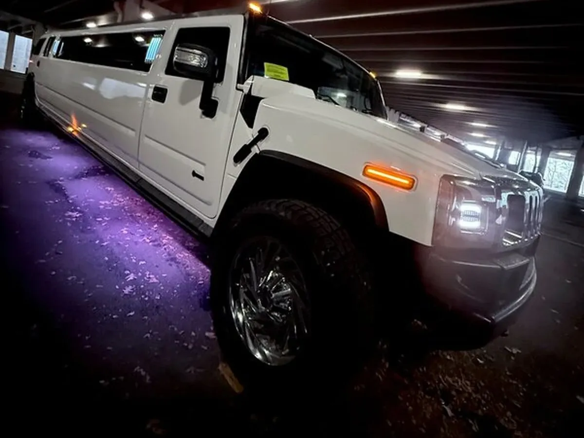 H2 Hummer H2 Hummer, white – for rent