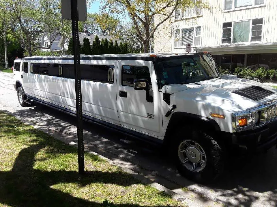 White Hummer H2 limo for limo rental White Hummer H2 limo for limo rental