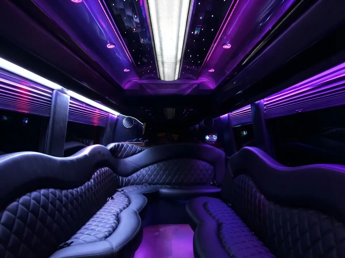 Black Hummer Limousine Hummer Limousine, black – for rent