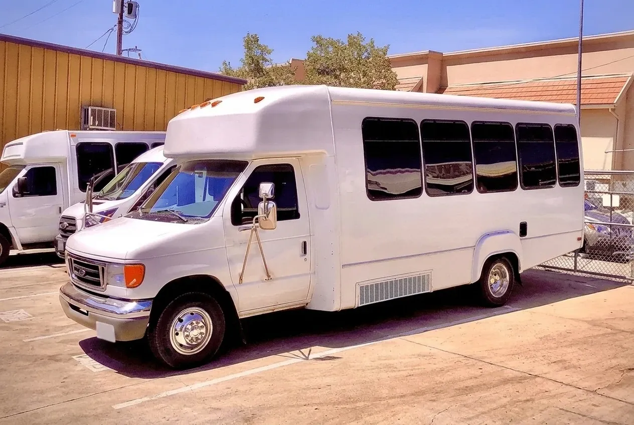 Limousine Party Bus Limousine Party Bus, white – for rent