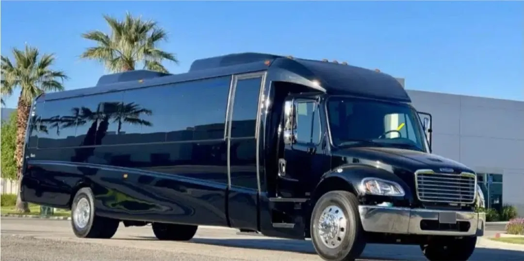 Limousine Party Bus Limousine Party Bus – for rent