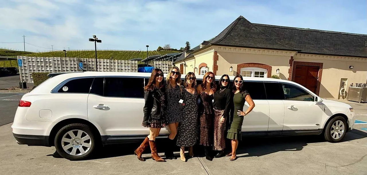White Lincoln MKT Limo exterior, photo 5 for limo rental