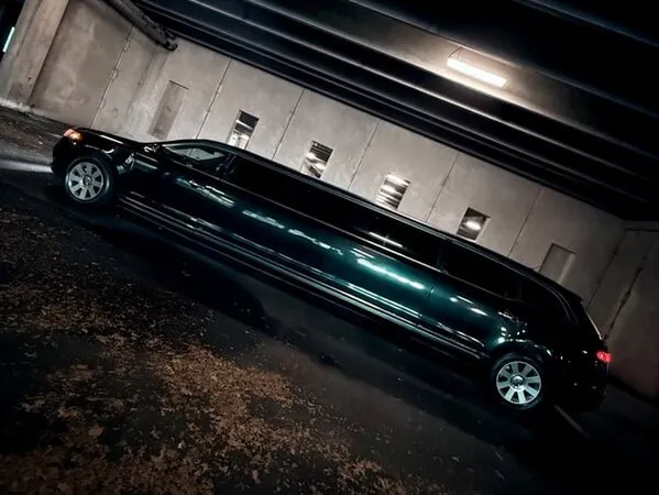 Lincoln MKT Limousine Lincoln MKT Limousine, black – for rent