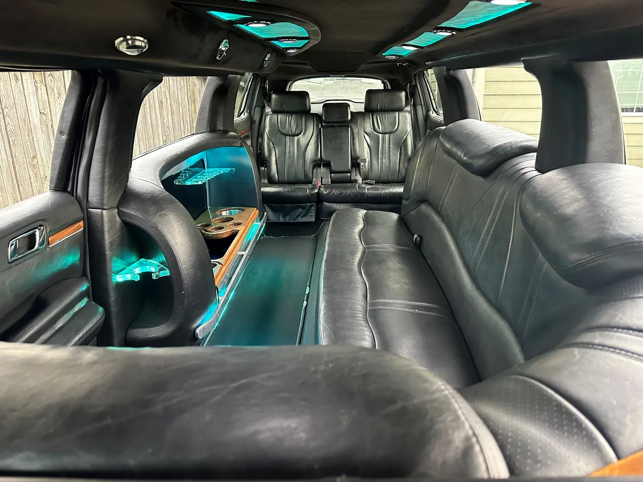 Lincoln MKT Stretch Limousine Black Lincoln MKT Stretch Limousine for limo rental