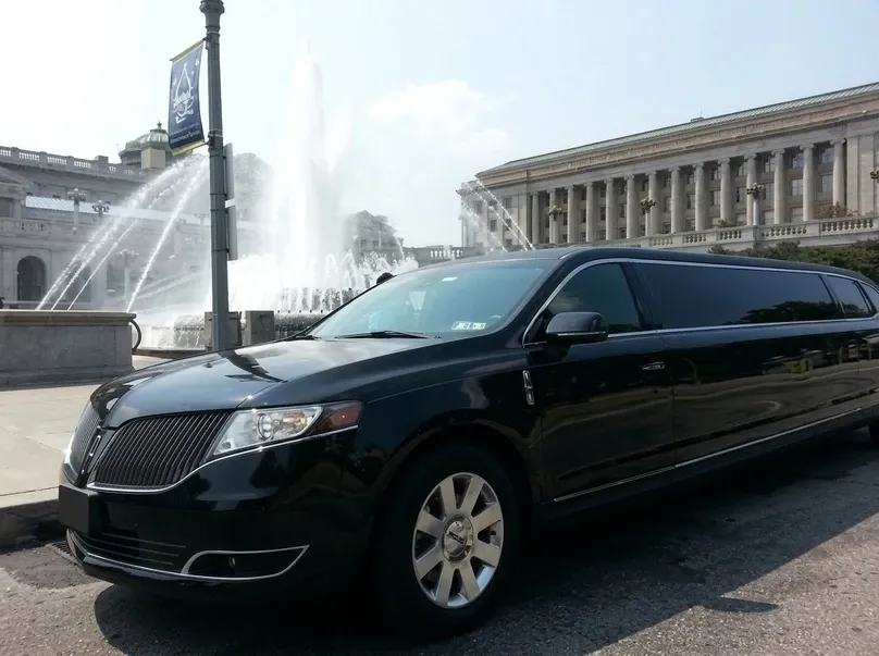 Lincoln MKT Super Limousine, black – for rent