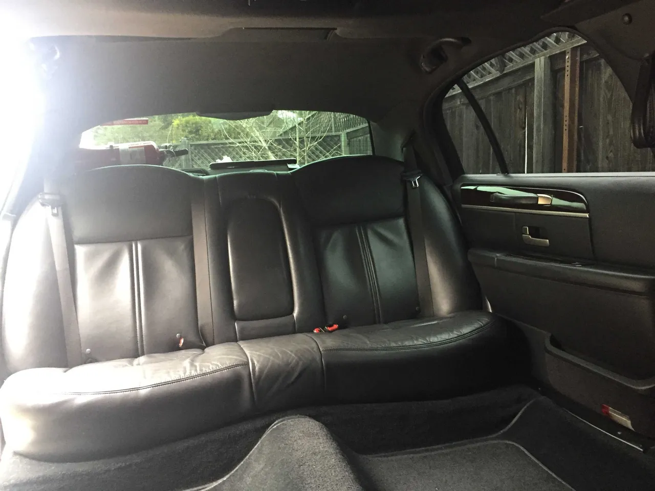 Lincoln Stretch Limousine interior, photo 3 for limo rental