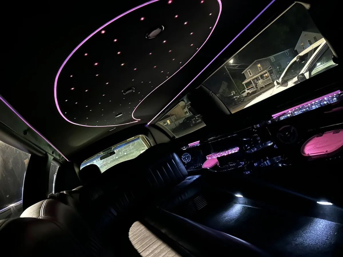 Lincoln Town CAR Limousine interior with starlight or fiber-optic ceiling, photo 4 for limo rental