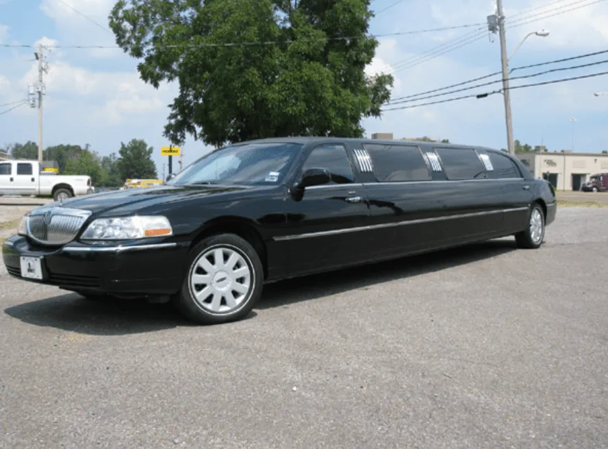 Black Lincoln Towncar Limousine with tinted windows for limo rental