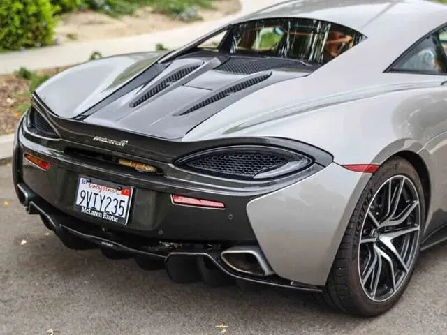 McLaren 570S, silver (8)