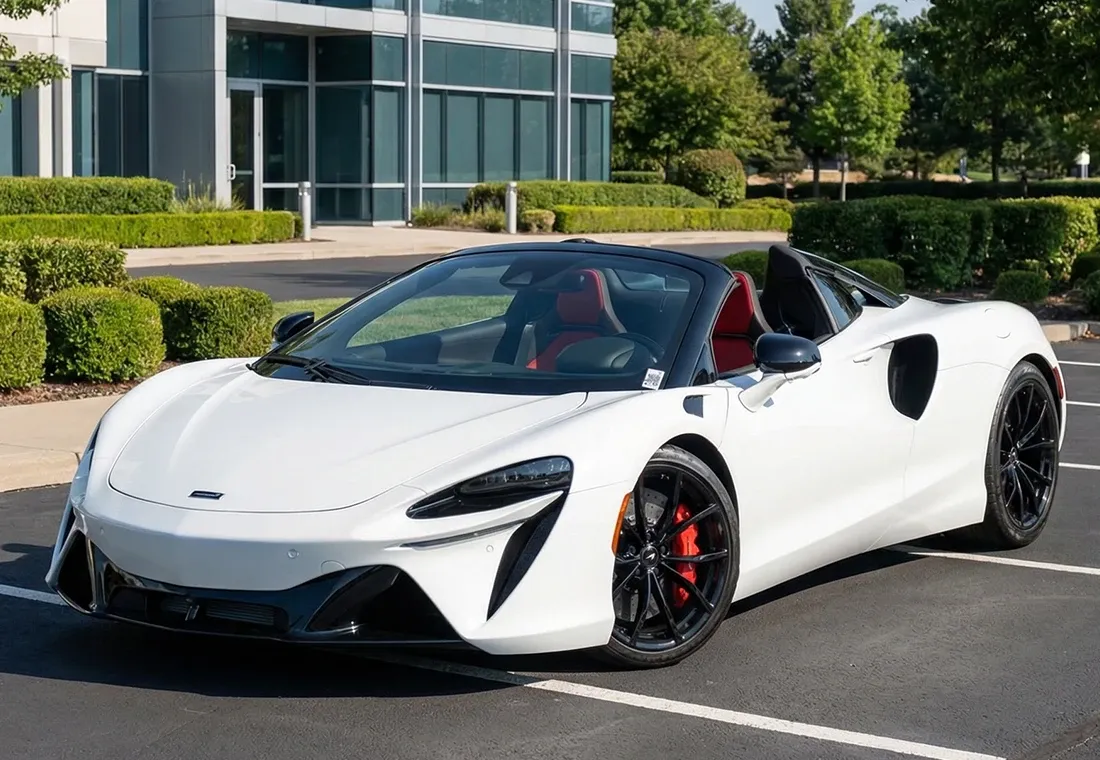 Mclaren Artura Mclaren Artura for sports car rental