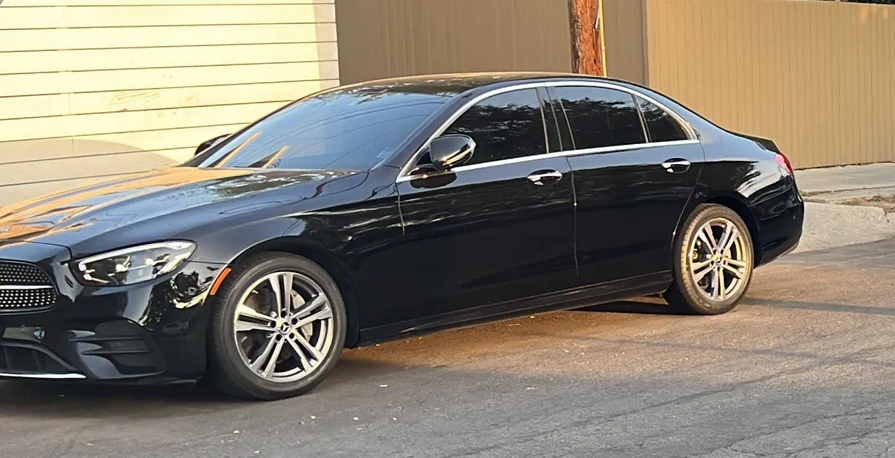 Black Mercedes Benz E350 for wedding car rental