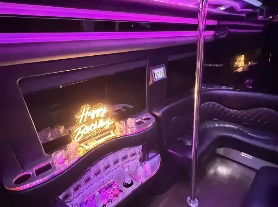 Mercedes-Benz Party Bus Mercedes-Benz Party Bus – for rent