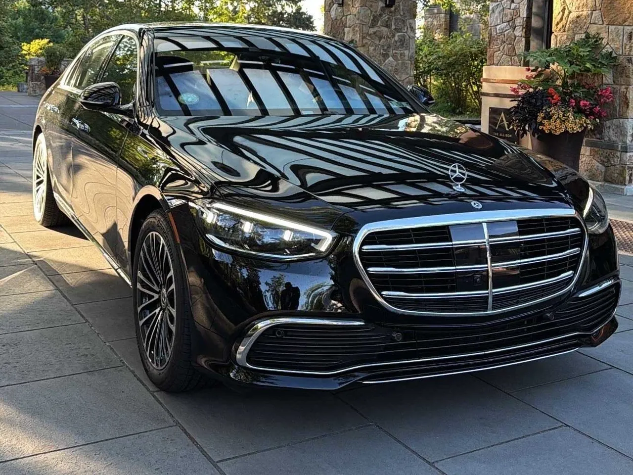 Mercedes-Benz S-Class, black (2)