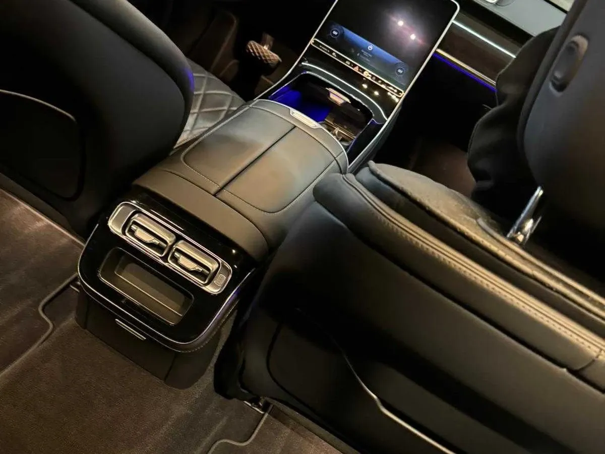 Mercedes-Benz S-Class, black (3)