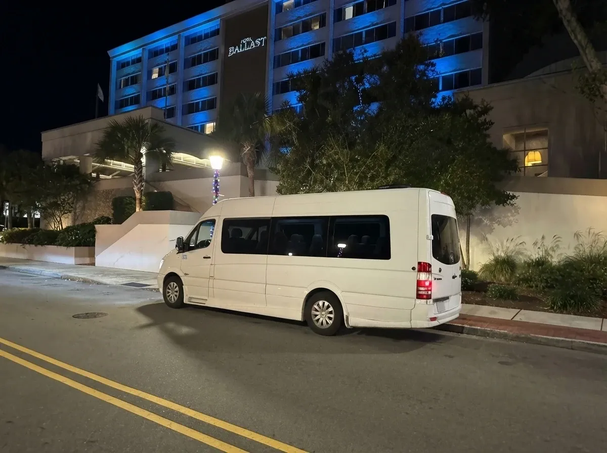 Mercedes-Benz Sprinter Limousine Mercedes-Benz Sprinter Limousine, white – for rent