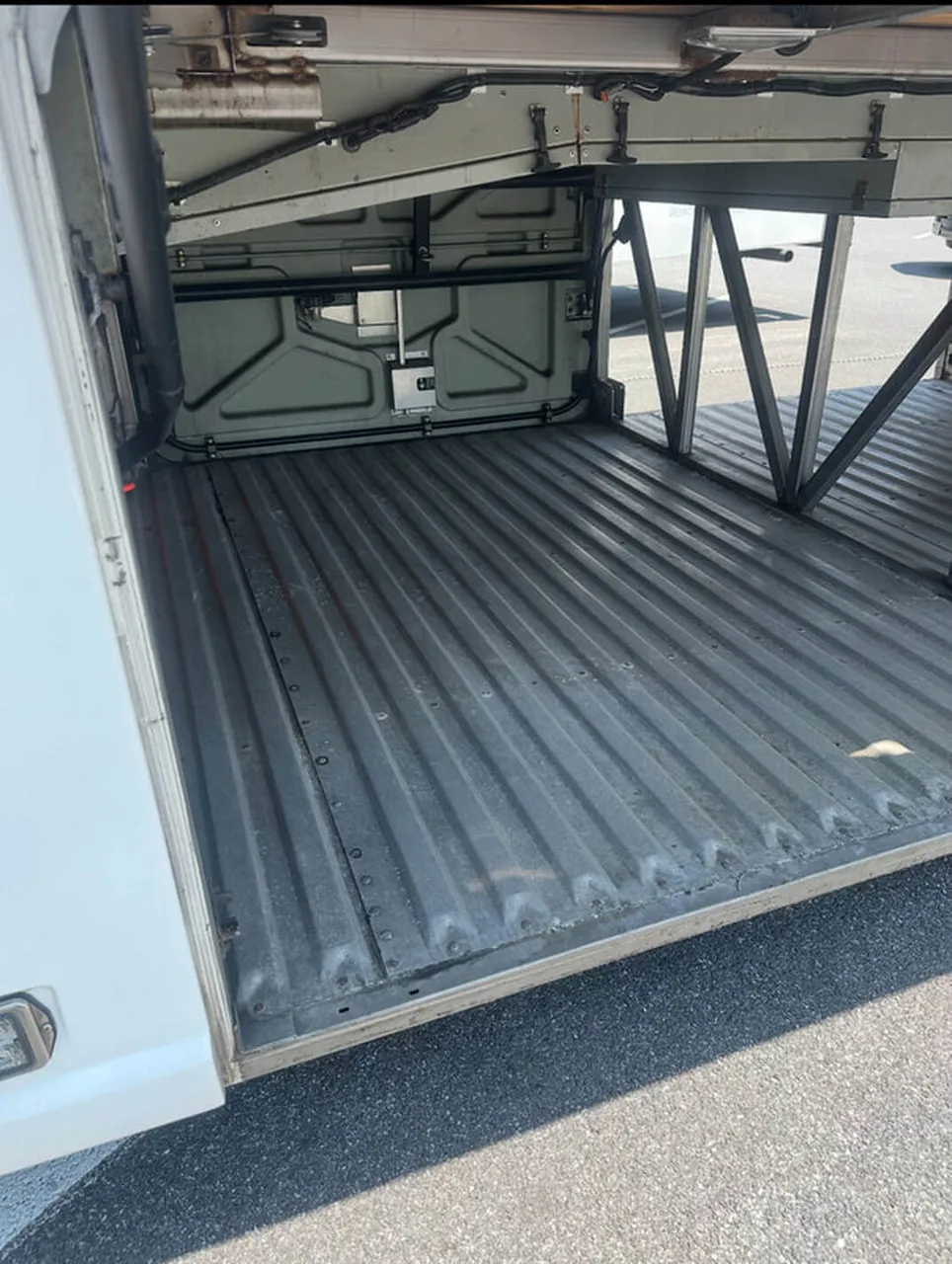 Motor Coach Luxury (Cloth Seats), photo 6 for charter bus rental