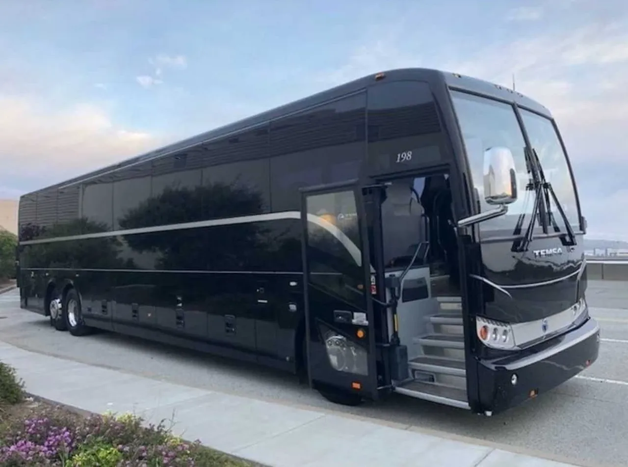 56 Passenger Motorcoach, black – for rent