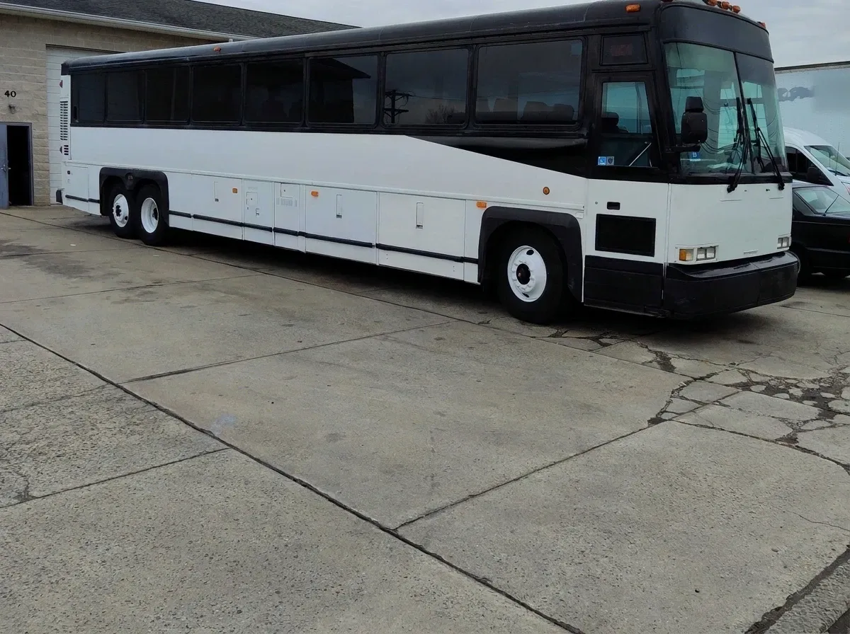 White Motorcoach MCI Motorcoach MCI, white – for rent