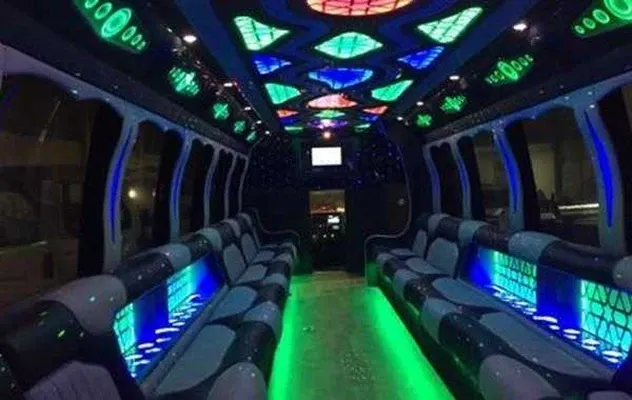 Party Bus Black Party Bus Black – for rent