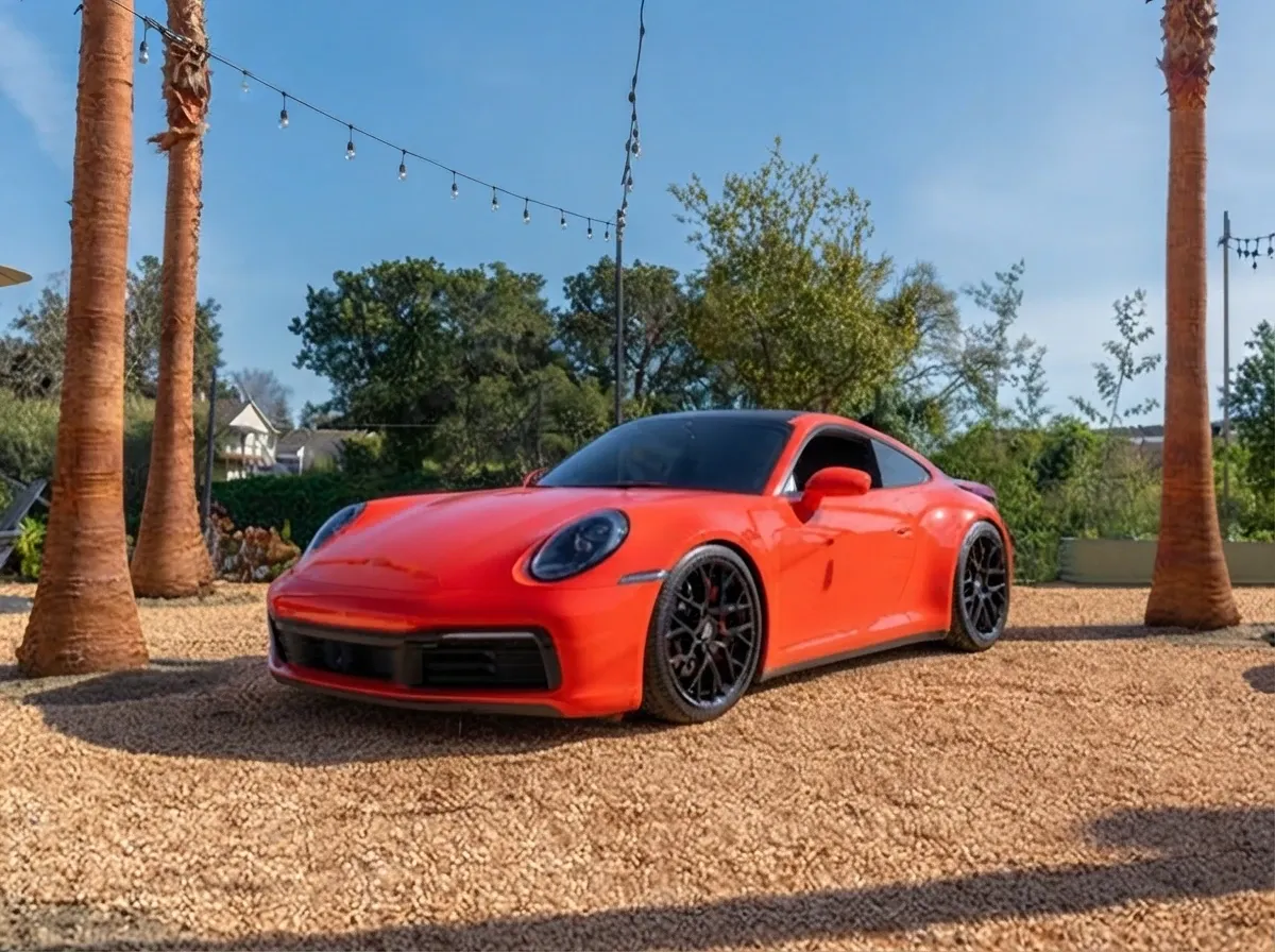 Red Porsche 911 Porsche 911, red – for rent